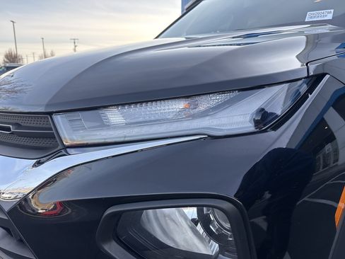 Used 2023 Chevrolet TrailBlazer LT w/ Convenience Package image 11