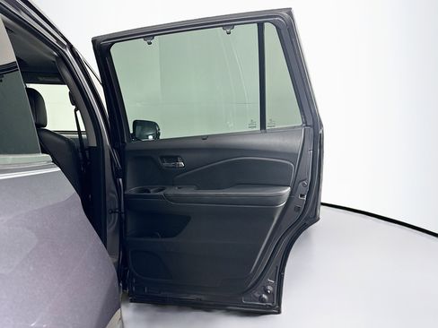 Used 2018 Honda Pilot Touring image 33