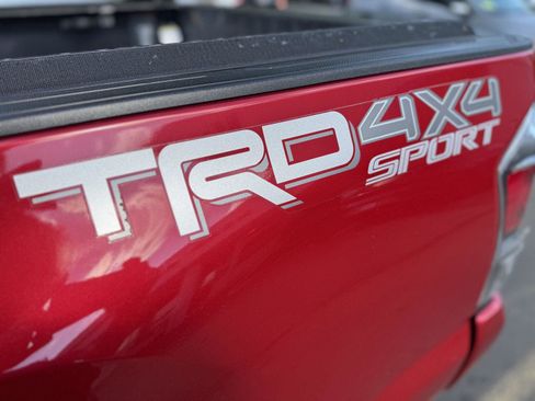Used 2020 Toyota Tacoma TRD Sport w/ Technology Package AWD/4WD image 9
