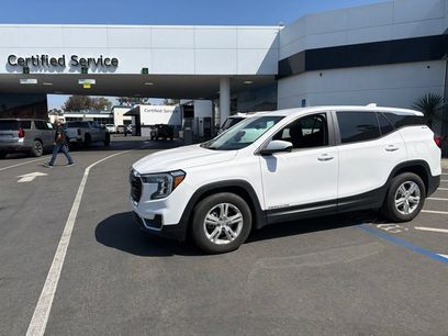 Used 2024 GMC Terrain SLE