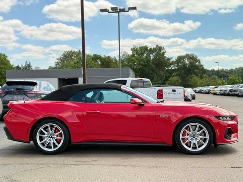 Used 2025 Ford Mustang GT Premium RWD image 42