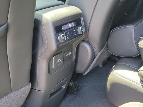 Used 2020 GMC Acadia Denali w/ Denali Ultimate Package AWD/4WD image 15