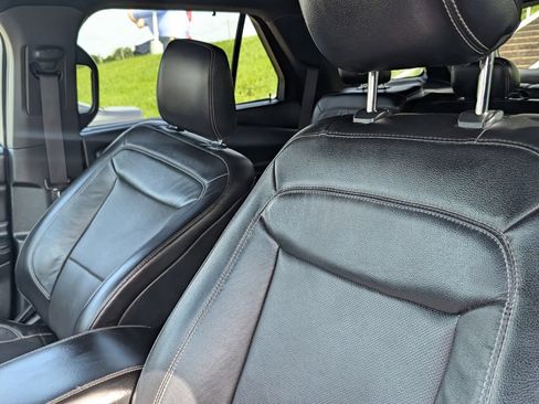 Used 2020 Ford Explorer Limited AWD/4WD image 7