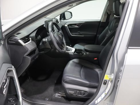 Used 2021 Toyota RAV4 XLE Premium AWD/4WD image 9