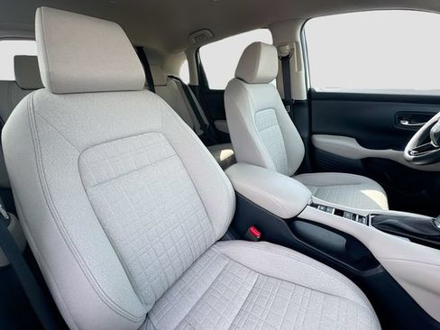 Certified 2026 Honda HR-V LX image 30