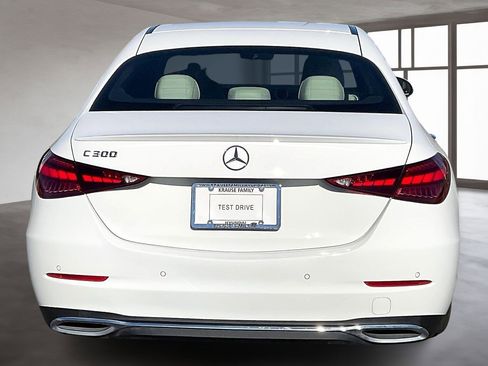 Used 2022 Mercedes-Benz C 300 Sedan image 5