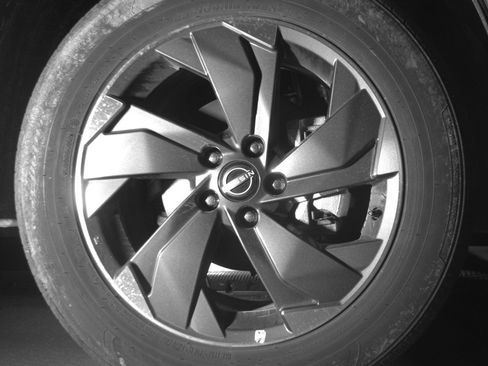 Used 2025 Nissan Rogue SV FWD image 13