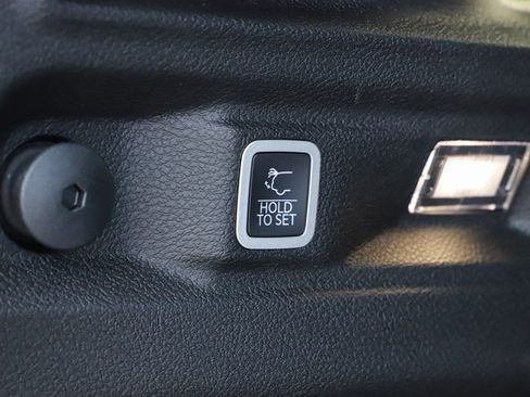 New 2025 Jeep Grand Cherokee L Laredo w/ Luxury Tech Group I AWD/4WD image 8