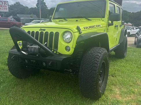 Used 2017 Jeep Wrangler Unlimited Rubicon w/ Connectivity Group AWD/4WD image 28