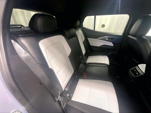 Used 2025 Chevrolet Equinox EV LT image 16