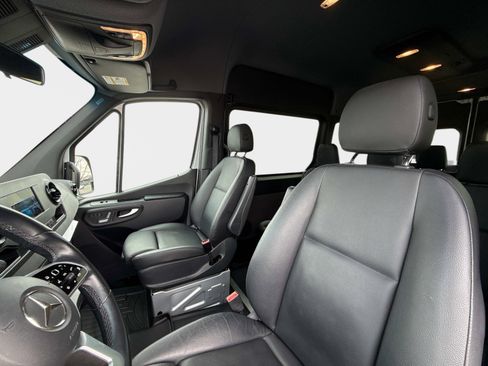 Used 2020 Mercedes-Benz Sprinter 2500 w/ Comfort Plus Package image 20