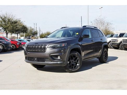 Used 2022 Jeep Cherokee Latitude image 1