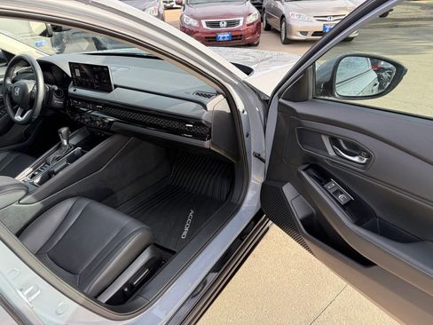 Used 2023 Honda Accord Touring image 19