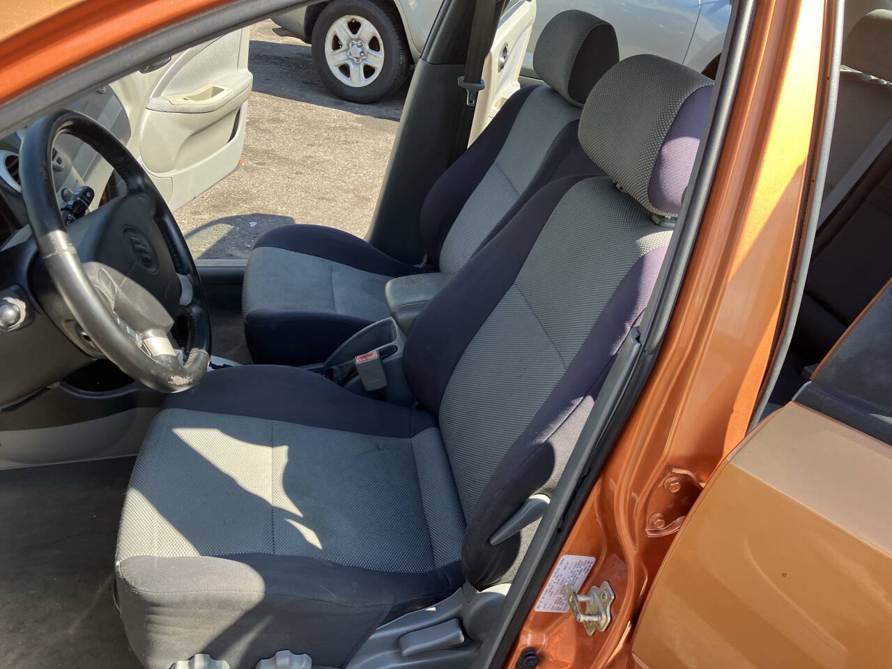 Used 2006 Suzuki Reno FWD image 26