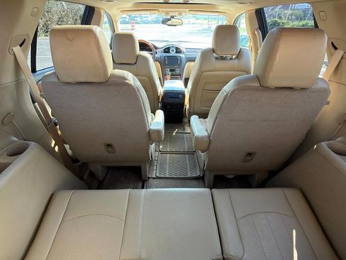 Used 2012 Buick Enclave Premium image 25