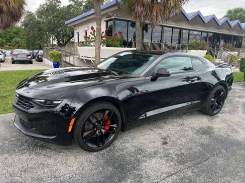 Used 2023 Chevrolet Camaro LT w/ Technology Package RWD image 2