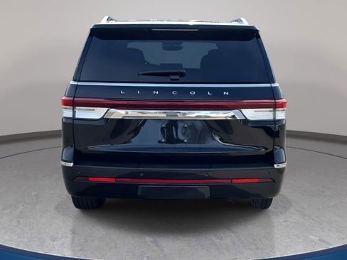 Used 2024 Lincoln Navigator Reserve image 6