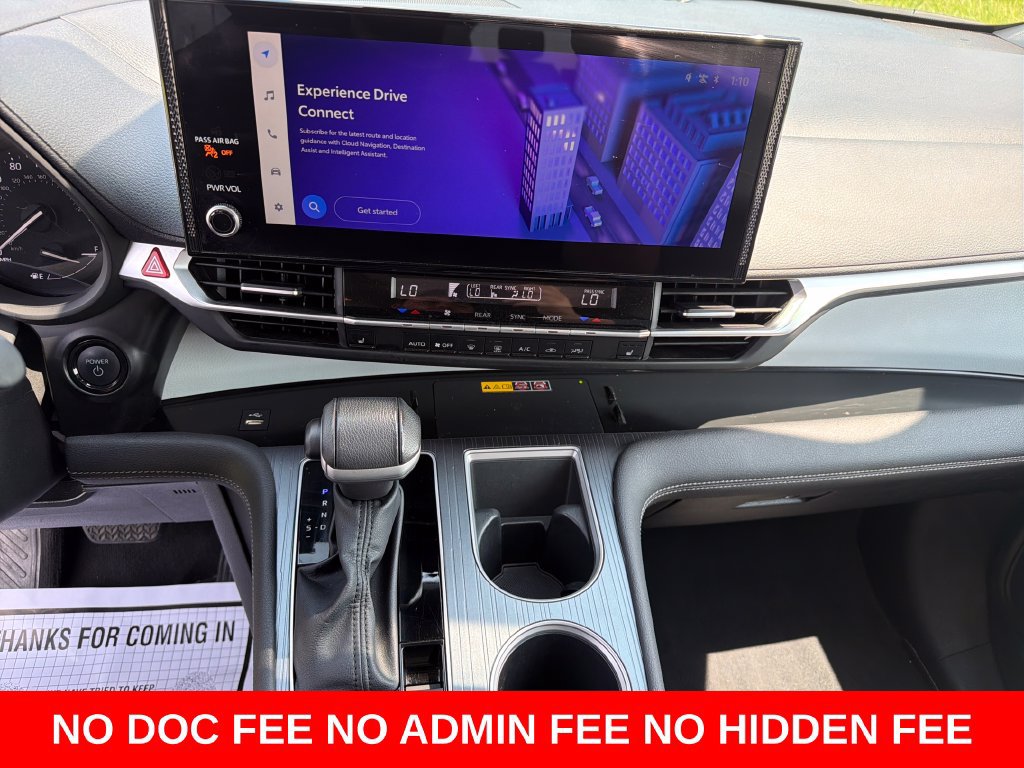 Used 2025 Toyota Sienna XLE FWD image 18