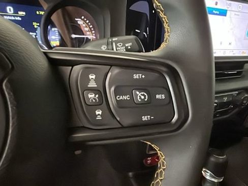 Used 2024 Jeep Wrangler Unlimited AWD/4WD image 15