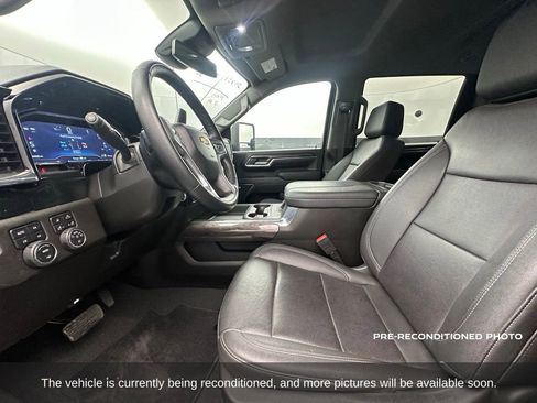 Used 2024 Chevrolet Silverado 3500 LTZ w/ LTZ Convenience Package image 11