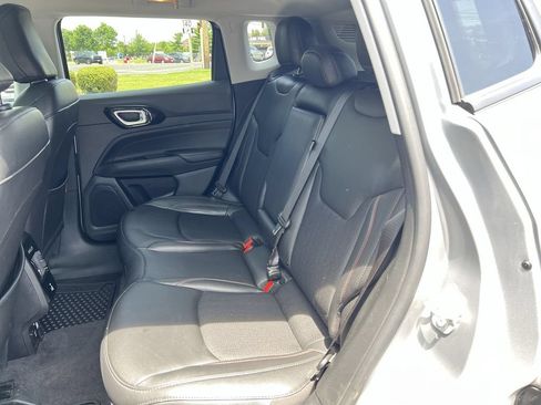 Used 2022 Jeep Compass Trailhawk w/ Trailhawk Convenience Group AWD/4WD image 23