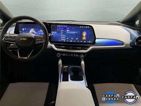 Used 2025 Chevrolet Equinox EV LT w/ Convenience Package image 11