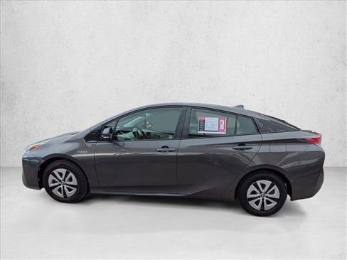 Used 2017 Toyota Prius Three image 7
