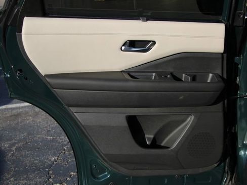 Certified 2025 Nissan Pathfinder SL w/ SL Premium Package AWD/4WD image 23