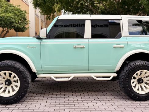 Used 2025 Ford Bronco Outer Banks AWD/4WD image 2