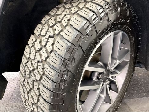 Used 2021 Jeep Grand Cherokee Limited image 33