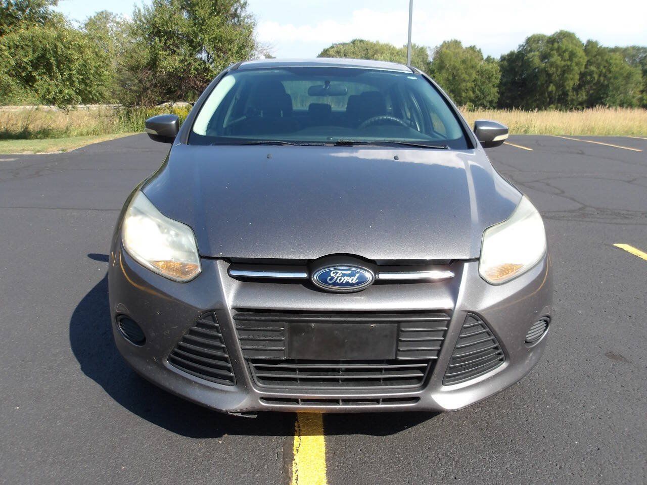 Used 2014 Ford Focus SE FWD image 2