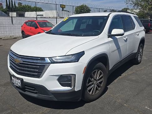 Used 2023 Chevrolet Traverse LT image 1