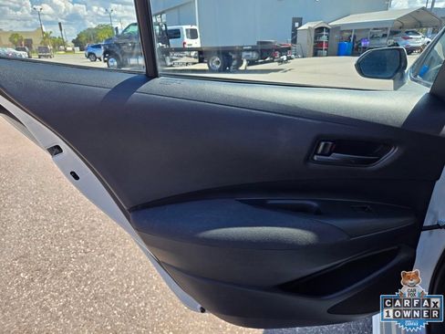 Used 2022 Toyota Corolla LE FWD image 35