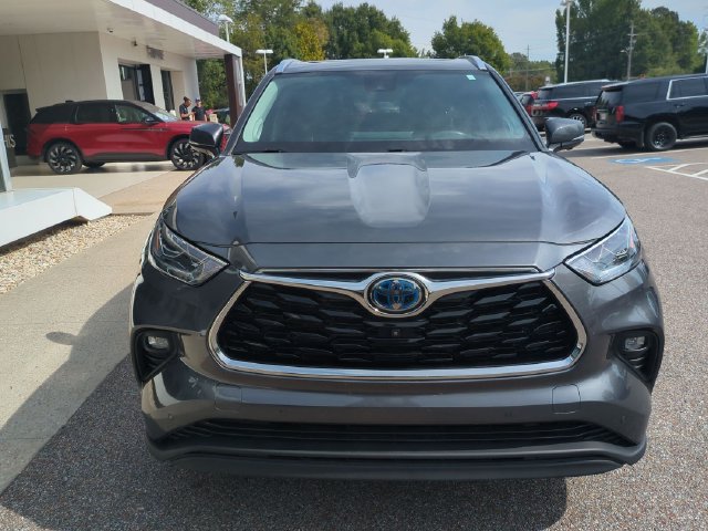 Used 2023 Toyota Highlander Limited FWD image 11
