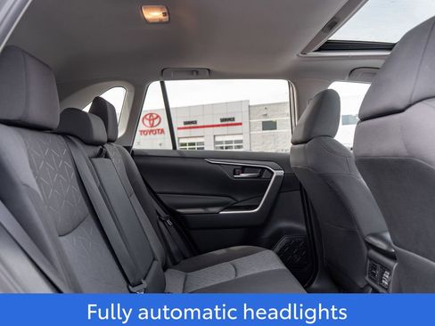 Used 2020 Toyota RAV4 XLE w/ Convenience Package AWD/4WD image 14