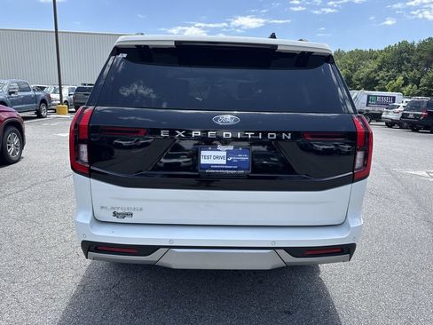 Used 2025 Ford Expedition Platinum w/ Driver's Package AWD/4WD image 7