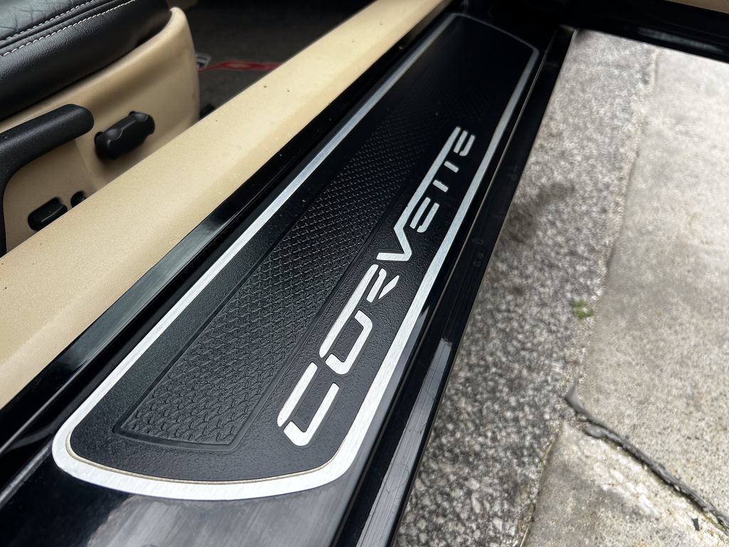 Used 2005 Chevrolet Corvette Convertible w/ Preferred Equipment Group RWD image 20