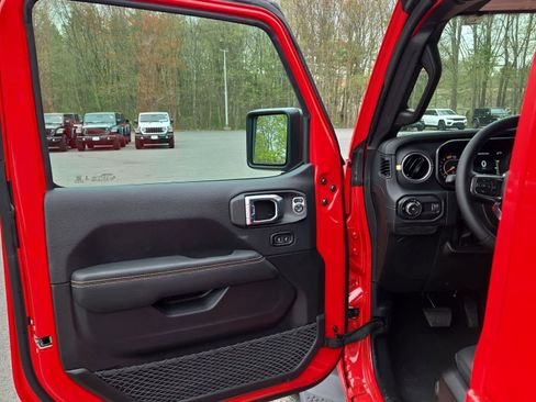 New 2026 Jeep Wrangler Unlimited Sahara AWD/4WD image 21
