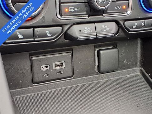 Used 2023 Chevrolet Tahoe Z71 w/ Luxury Package image 29