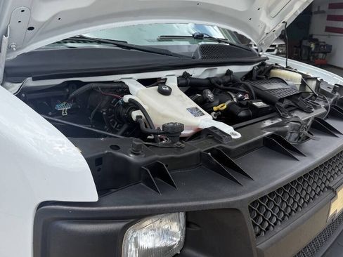 Used 2015 Chevrolet Express 2500 RWD image 51
