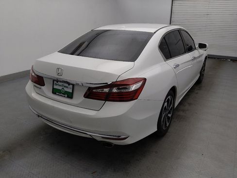 Used 2017 Honda Accord EX image 9