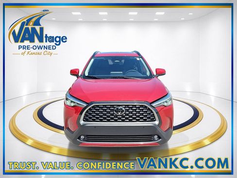 Used 2023 Toyota Corolla Cross XLE w/ Convenience Package AWD/4WD image 2