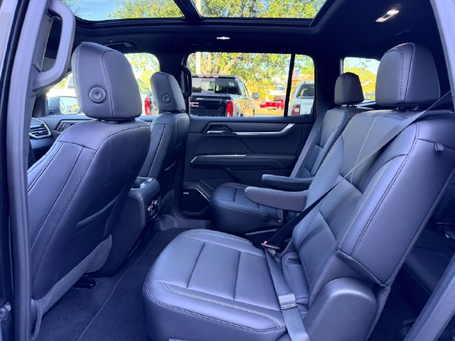 Used 2026 GMC Acadia Elevation w/ Elevation Premium Package FWD image 15