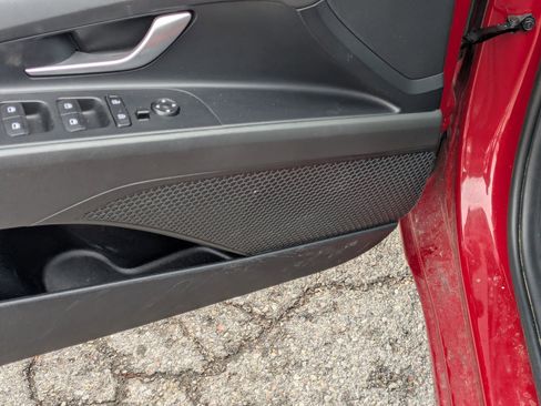 Used 2023 Hyundai Elantra SEL image 15