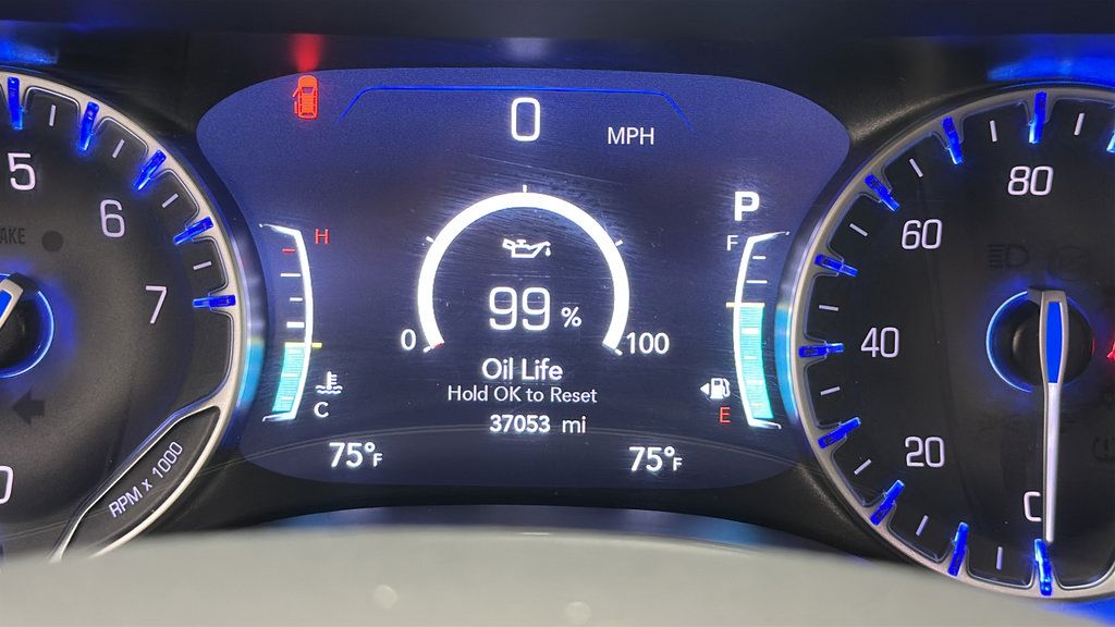 Used 2025 Chrysler Pacifica Select FWD image 15