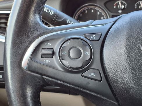 Used 2020 Buick Enclave Essence w/ Sound and Sites Package image 14