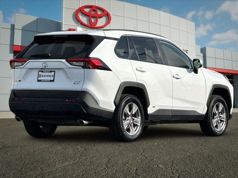 Used 2025 Toyota RAV4 XLE image 3