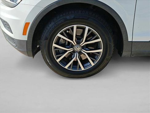 Used 2019 Volkswagen Tiguan SE w/ Panoramic Sunroof Package AWD/4WD image 22