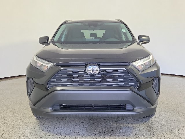 Used 2025 Toyota RAV4 LE AWD/4WD image 3
