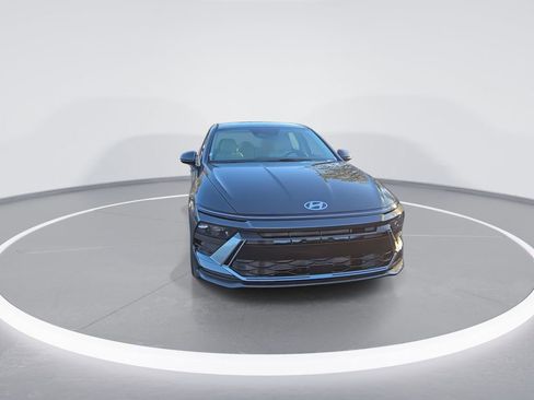 Used 2025 Hyundai Sonata SE image 3
